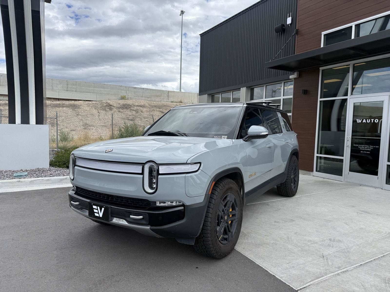 Used 2023 Rivian R1S Launch Edition Quad AWD/4WD image 4