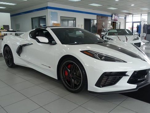 Used 2024 Chevrolet Corvette Stingray Preferred Cpe w/ Z51 Performance Package image 1