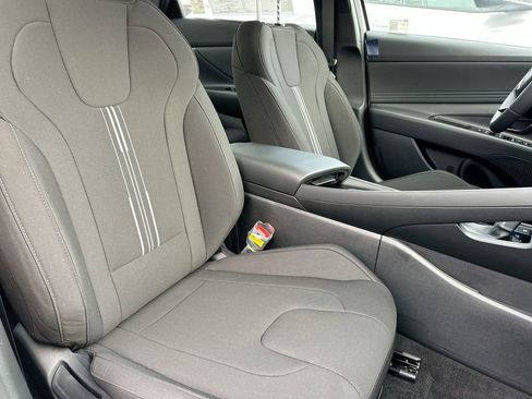 Certified 2025 Hyundai Elantra SEL image 65