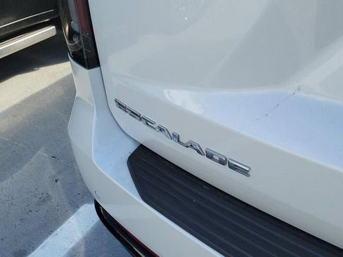 Certified 2023 Cadillac Escalade ESV Sport Platinum image 8