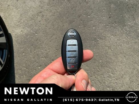 Used 2021 Nissan Rogue Platinum FWD image 36