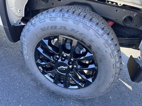 New 2026 Chevrolet Silverado 2500 Custom w/ Custom Value Package image 9