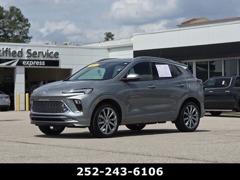 Used 2025 Buick Encore GX Avenir w/ Avenir Technology Package AWD/4WD image 3