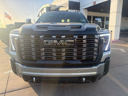 Used 2025 GMC Sierra 2500 Denali Ultimate AWD/4WD image 7