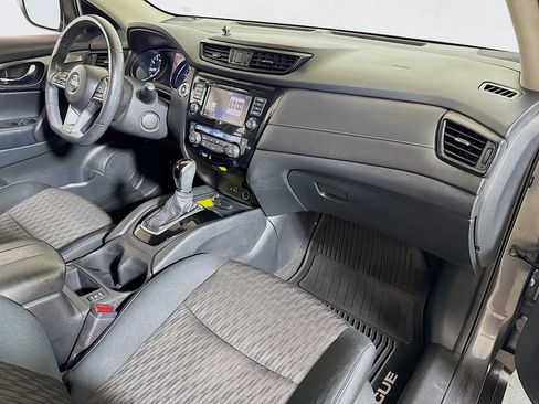 Used 2019 Nissan Rogue SV FWD image 26