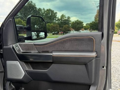 Used 2024 Ford F450 Platinum w/ FX4 Off-Road Package AWD/4WD image 32