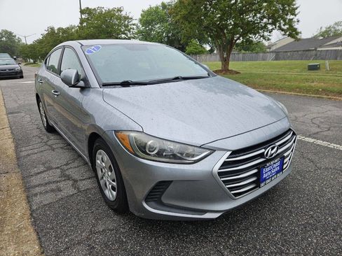 Used 2017 Hyundai Elantra SE FWD image 8