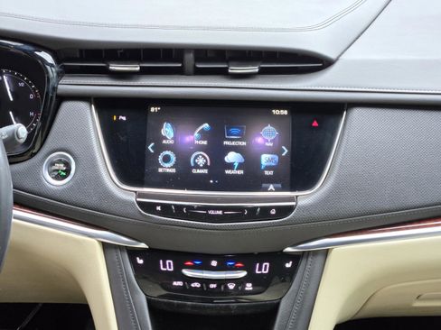 Used 2017 Cadillac XT5 Luxury w/ Driver Awareness Package AWD/4WD image 12