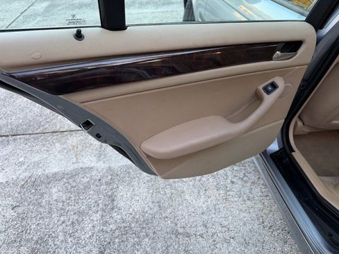 Used 2005 BMW 325i Sedan image 14