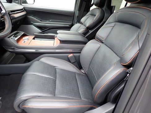 New 2025 Lincoln Navigator Black Label image 16