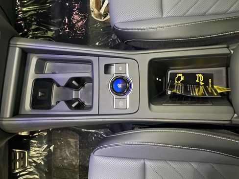 New 2025 Volkswagen Tiguan SE R-Line image 22