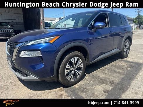 Used 2021 Nissan Rogue SV FWD image 1