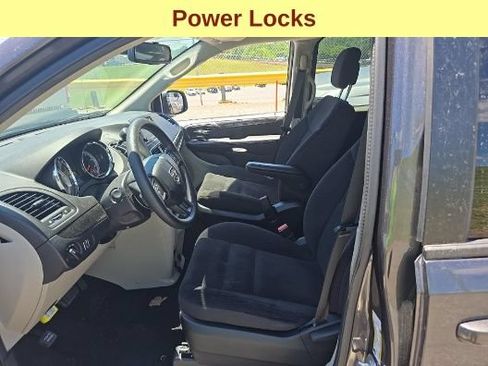 Used 2018 Dodge Grand Caravan SE w/ UConnect Hands-Free Group FWD image 10