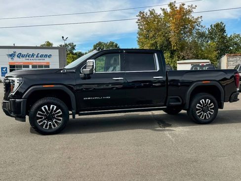 Used 2025 GMC Sierra 3500 Denali Ultimate AWD/4WD image 6
