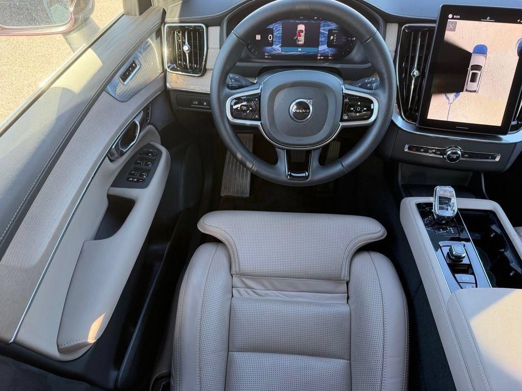 Used 2025 Volvo XC90 T8 Ultra w/ Lounge Package AWD/4WD image 10