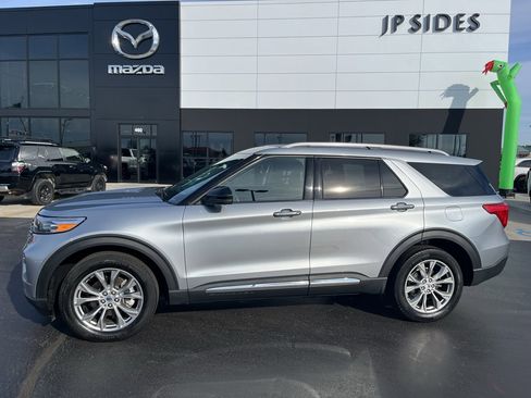 Used 2022 Ford Explorer Limited w/ Equipment Group 301A image 2