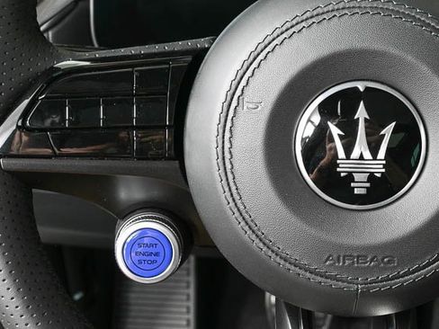 New 2025 Maserati Grecale Folgore image 11