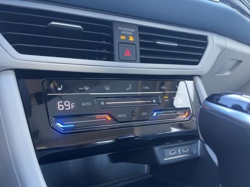 New 2026 Volkswagen Jetta SE FWD image 19