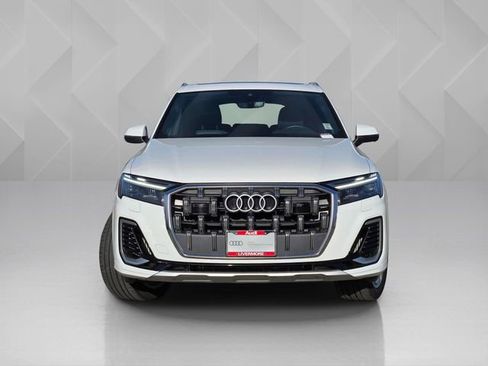 Used 2025 Audi Q7 3.0T Premium Plus image 2