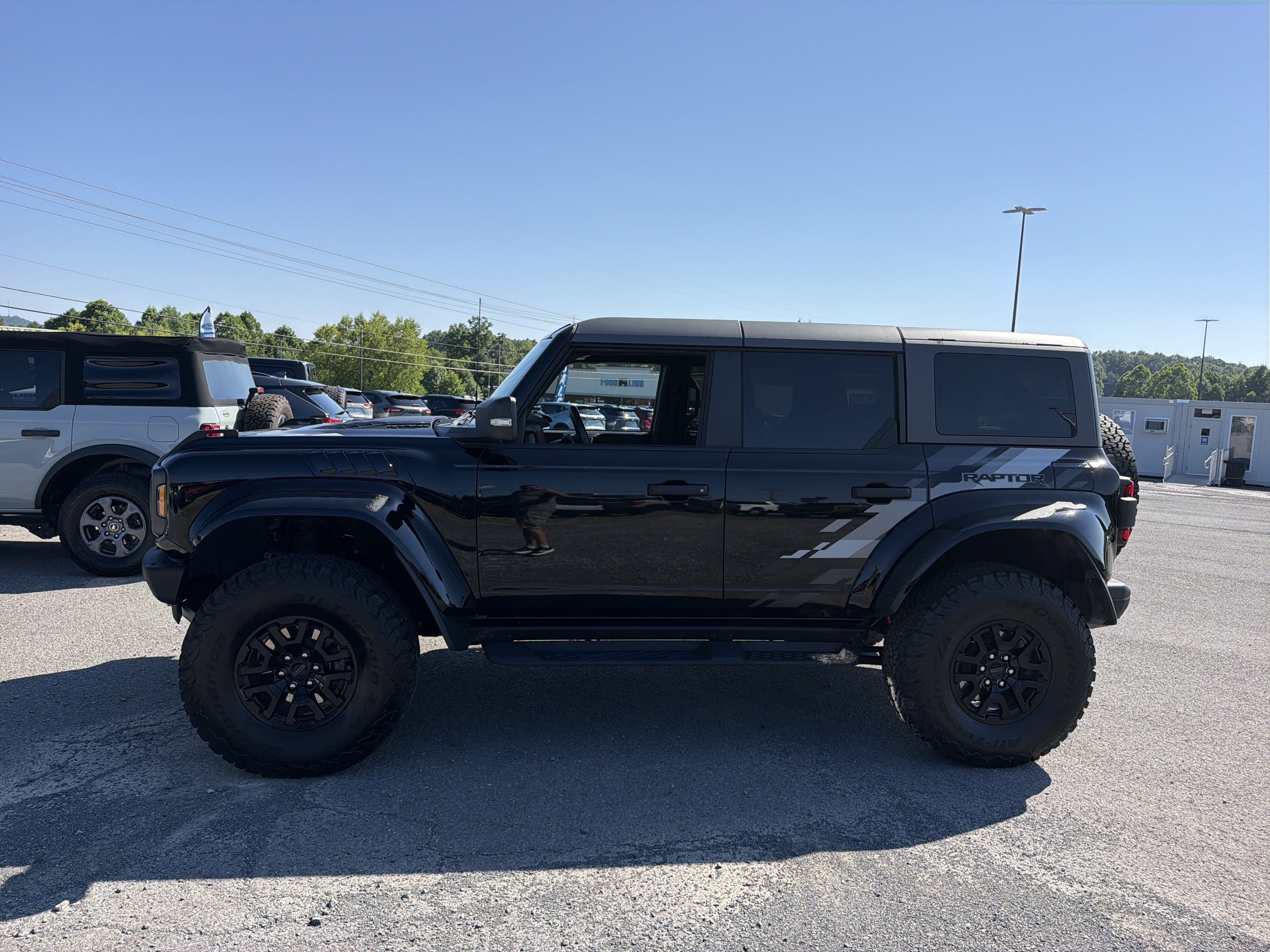 Used 2024 Ford Bronco Raptor w/ Interior Carbon Fiber Pack 6 AWD/4WD image 8