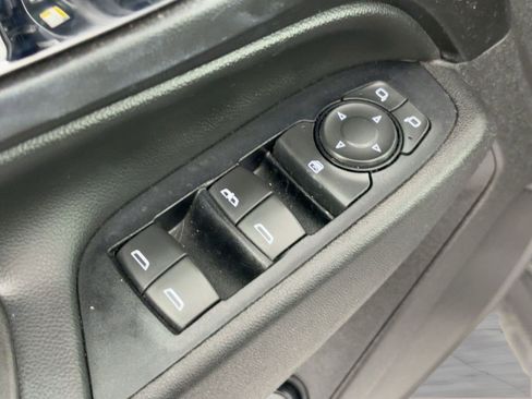 Used 2019 Chevrolet Equinox LT image 12