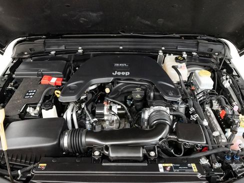 Used 2021 Jeep Wrangler Unlimited Sport AWD/4WD image 3