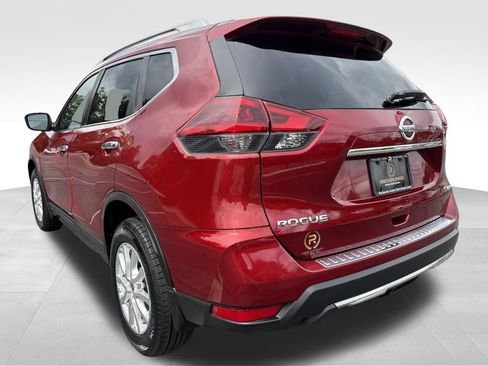 Used 2018 Nissan Rogue SV AWD/4WD image 3