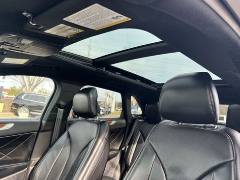 Used 2019 Lincoln MKC Reserve image 24