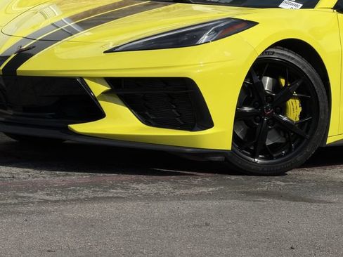 Used 2021 Chevrolet Corvette Stingray Coupe w/ Z51 Performance Package RWD image 8