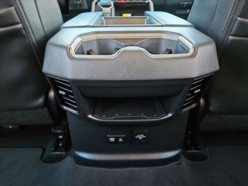 Used 2023 Toyota Tundra Limited AWD/4WD image 23