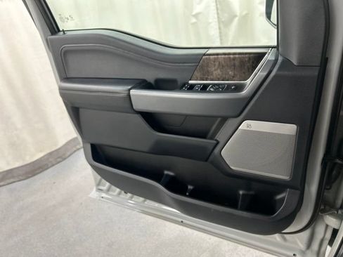 Used 2025 Ford F250 Lariat AWD/4WD image 19