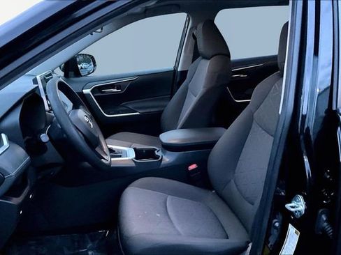 Used 2023 Toyota RAV4 XLE image 15