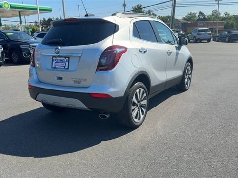 Certified 2022 Buick Encore Preferred w/ Safety Package image 8