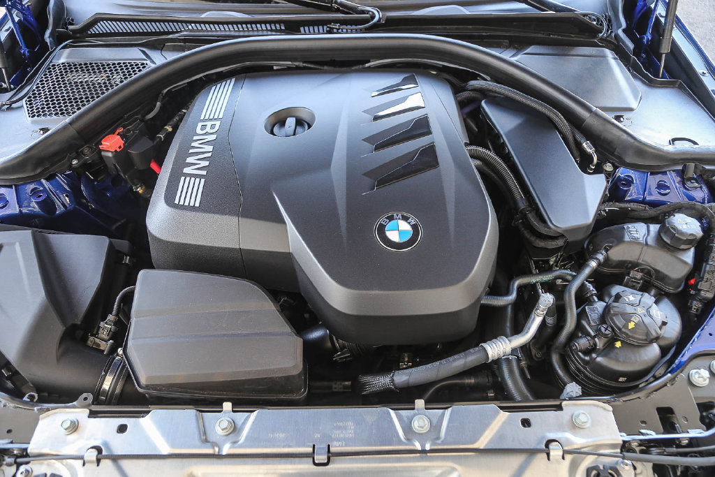 Used 2026 BMW 330i Sedan w/ M Sport Package RWD image 23