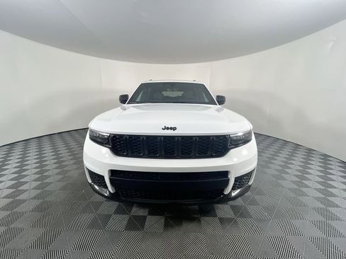 New 2025 Jeep Grand Cherokee L Altitude RWD image 3