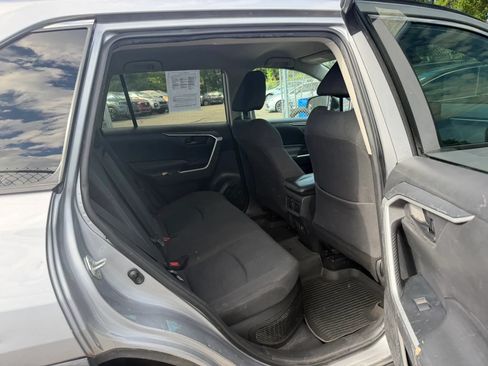 Used 2021 Toyota RAV4 LE AWD/4WD image 27
