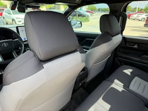 Used 2025 Toyota Tacoma TRD Sport image 26