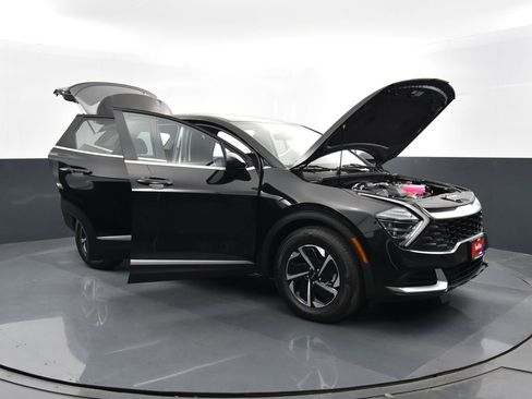 Used 2025 Kia Sportage LX image 40