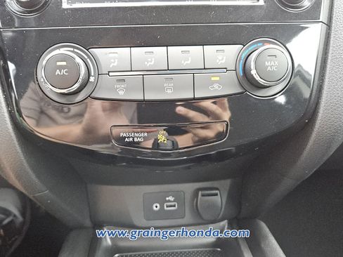 Used 2020 Nissan Rogue Sport S w/ Appearance Package FWD image 17