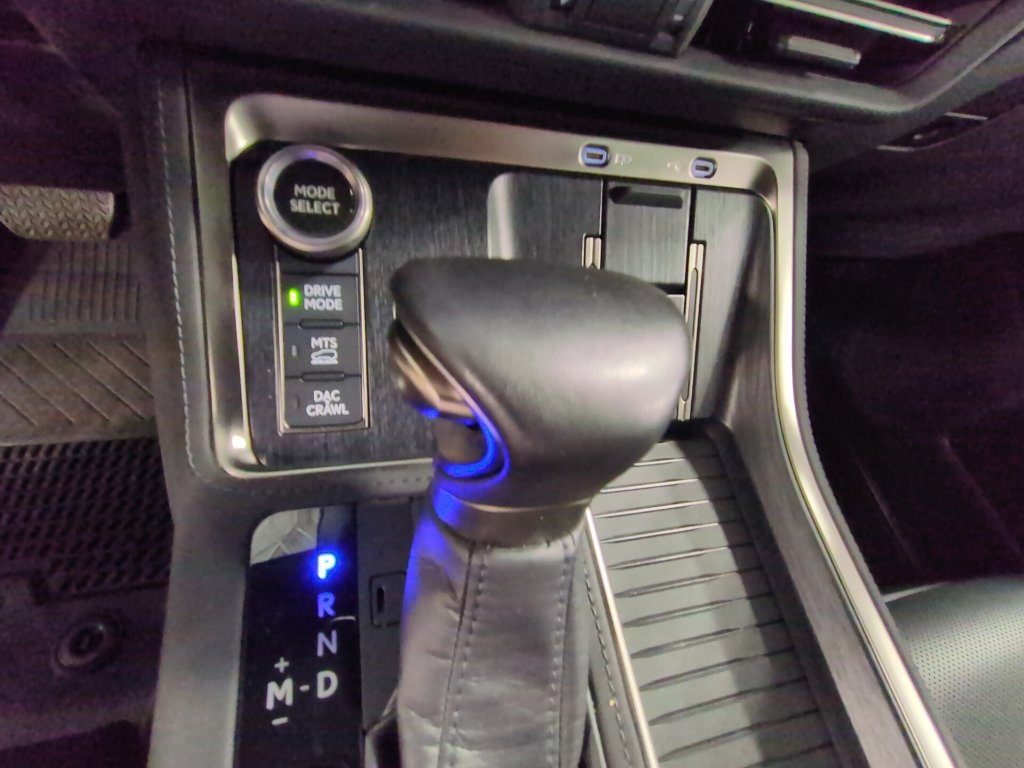 Used 2024 Lexus GX 550 AWD/4WD image 19