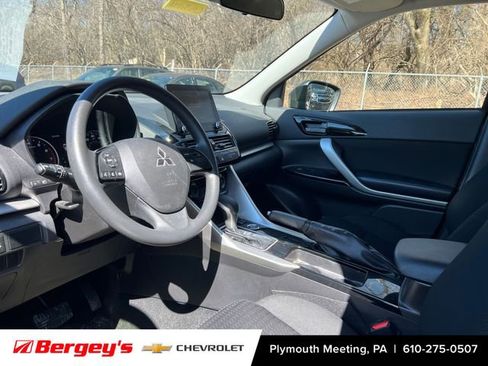 Used 2023 Mitsubishi Eclipse Cross LE image 9