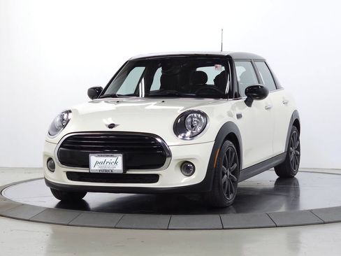 Used 2021 MINI Cooper 4-Door Hardtop FWD image 4