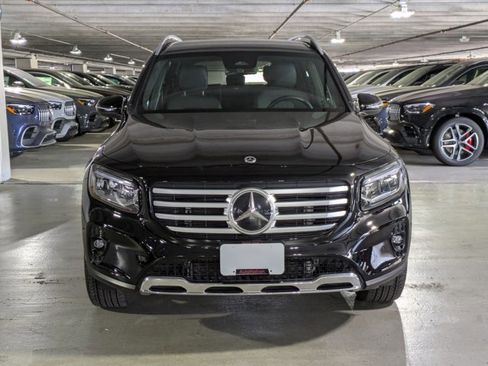 Used 2025 Mercedes-Benz GLB 250 image 2