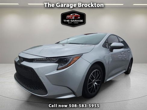 Used 2020 Toyota Corolla LE FWD image 1