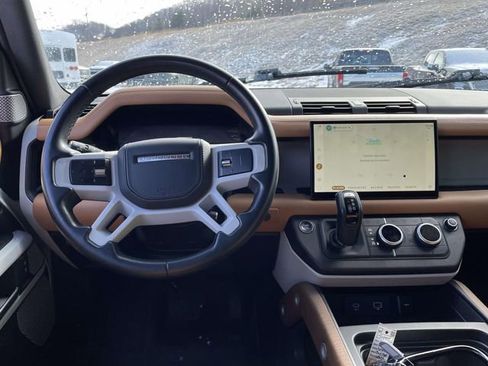 Used 2023 Land Rover Defender 130 X-Dynamic SE image 13