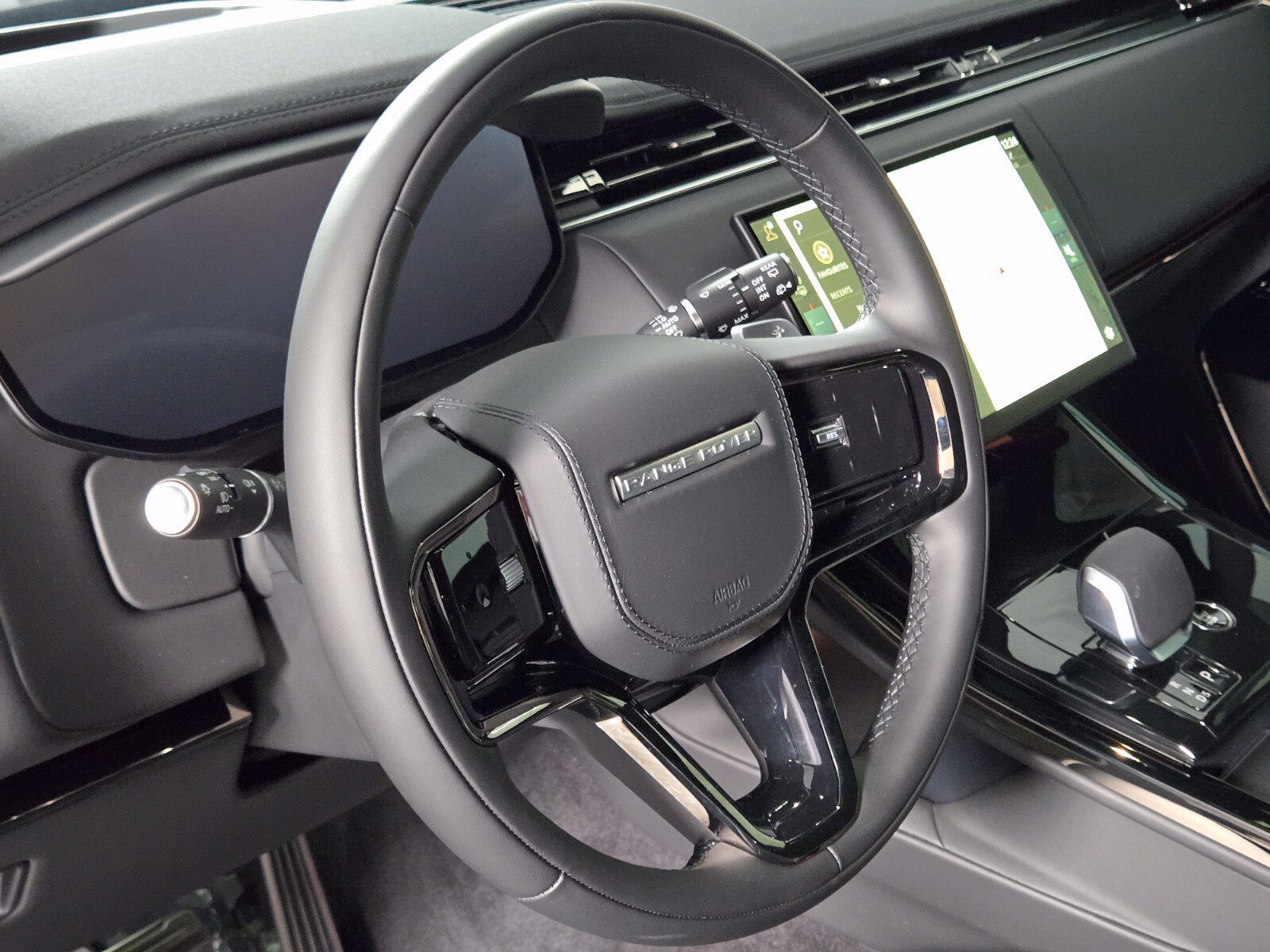 New 2027 Land Rover Range Rover Sport Dynamic SE AWD/4WD image 23