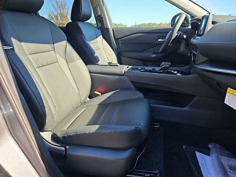New 2026 Nissan Rogue SV FWD image 13