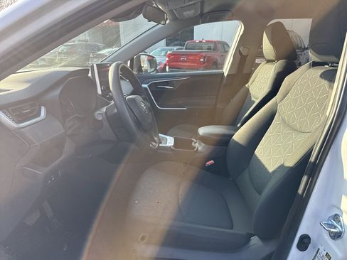 Certified 2024 Toyota RAV4 XLE image 7