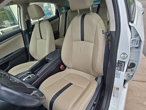Used 2018 Honda Civic Touring image 12