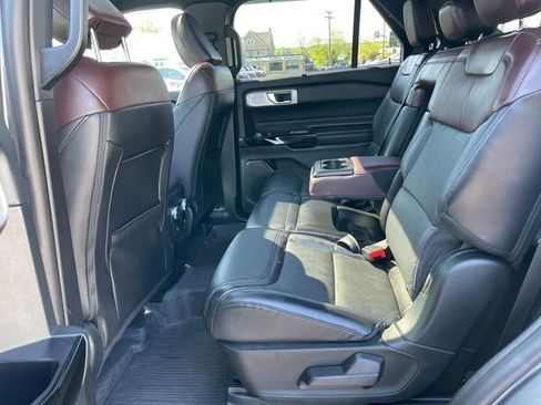 Used 2021 Ford Explorer Platinum w/ Equipment Group 601A AWD/4WD image 32